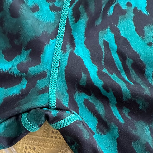 Pam & Gela Ocelot Curved Hem leggings tights green black size medium - Picture 15 of 16